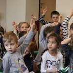 Lekcja o Niedzieli Palmowej w przedszkolu u józefitek