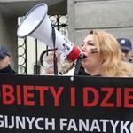 Biały i Czarny piątek w Warszawie