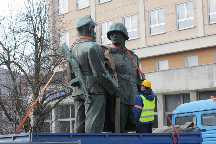 Ostatni uściśk ręki...