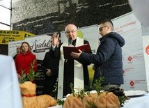 W śniadaniu na dworcu uczestniczył abp Stanisław Budzik.