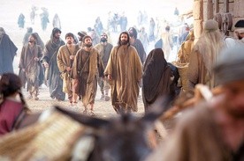 Haaz Sleiman jako Chrystus w filmie  „Zabić Jezusa”.