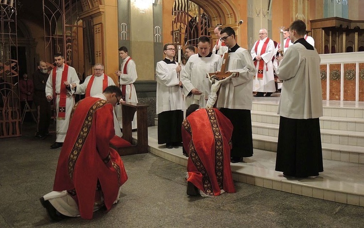 Wielki Piątek w bielskiej katedrze 2018