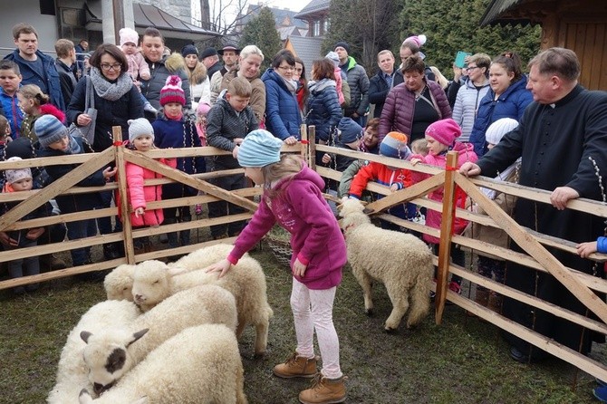 Święcenie pokarmów w Poroninie 