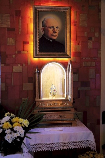 Relikwie bł. ks. Michała Sopoćki w kościele  pw. Miłosierdzia Bożego w Malborku. 