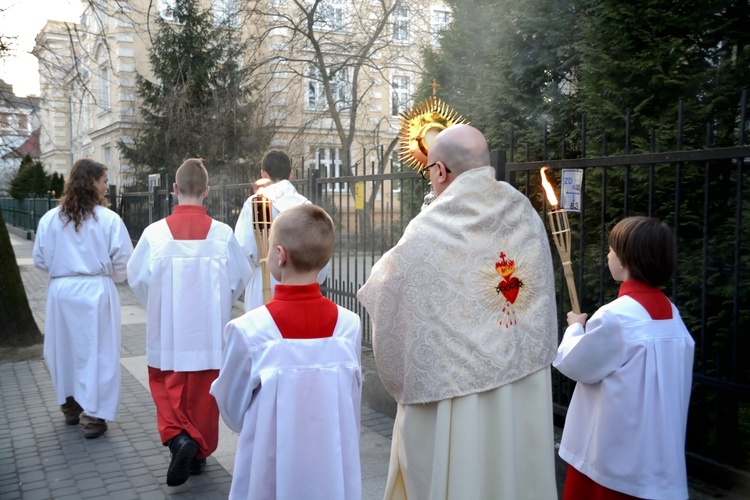 Dzielą się spotkaniem ze Zmartwychwstałym