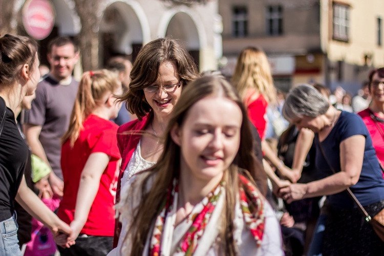 Olsztyn tańczy dla Jezusa!