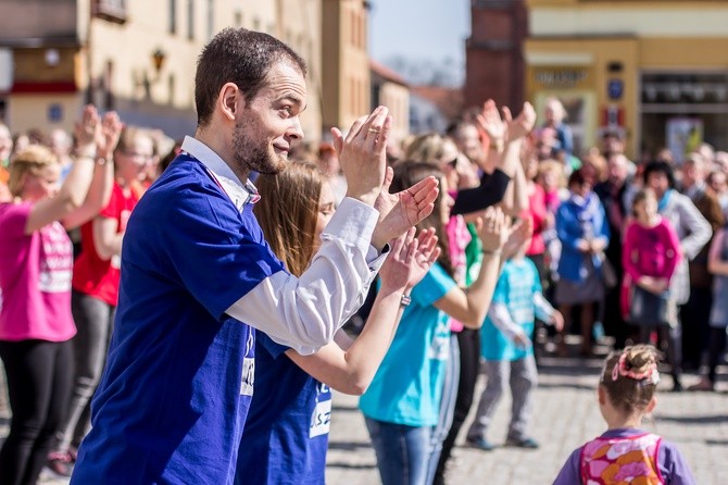 Olsztyn tańczy dla Jezusa!