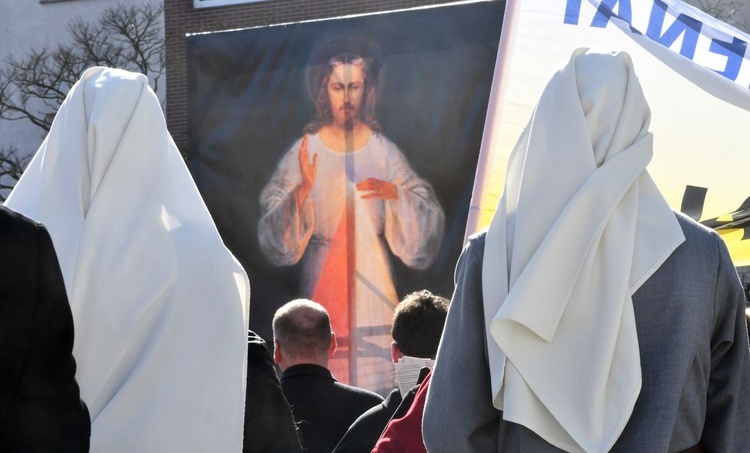 Koronka do Bożego Miłosierdzia w centrum Koszalina