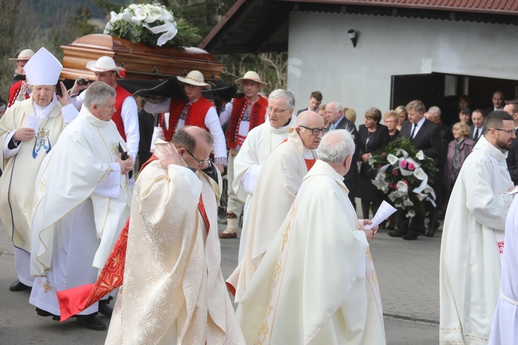 Pogrzeb śp. ks. prał. Jerzego Patalonga w Istebnej