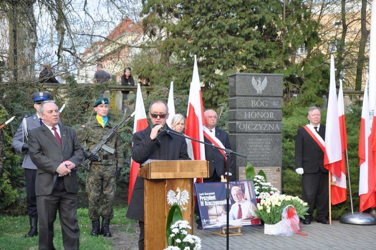 Obchody 8. rocznicy tragedii pod Smoleńskiem w Opolu