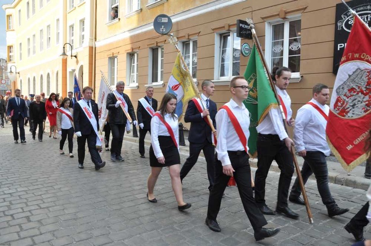 Obchody 8. rocznicy tragedii pod Smoleńskiem w Opolu