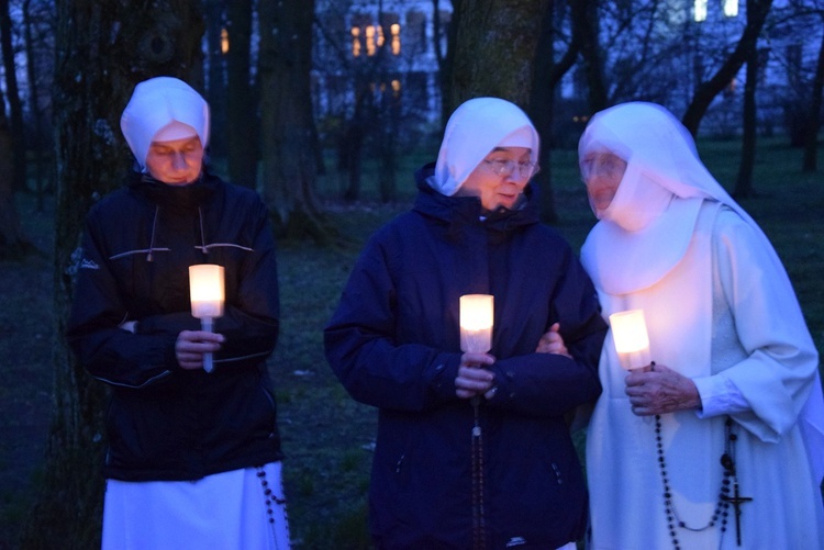 Różaniec za Ojczyznę u sióstr niepokalanek