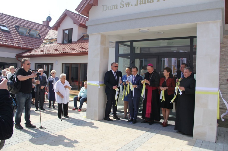 Poświęcenie Domu św. Jana Pawła II w Mielcu