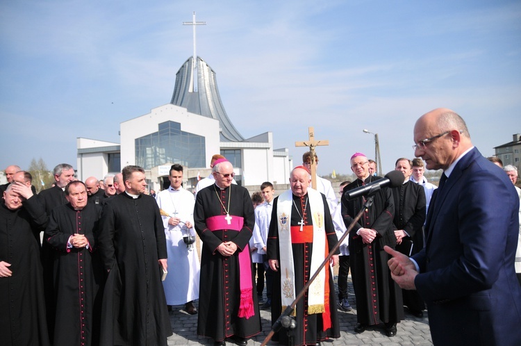 Błogosławieństwo ulicy Emilii i Karola Wojtyłów