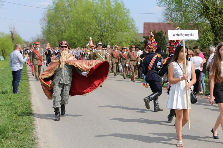 Parada straży grobowych