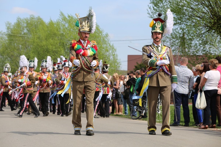 Parada straży grobowych