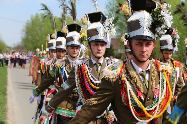 Parada straży grobowych