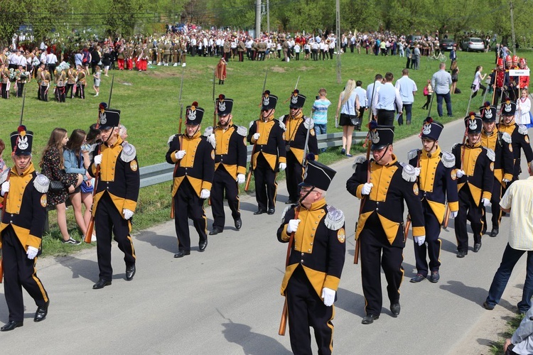 Parada straży grobowych