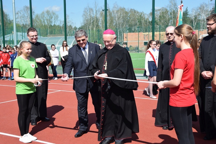 Poświęcenie kompleksu sportowego w Międzyborowie