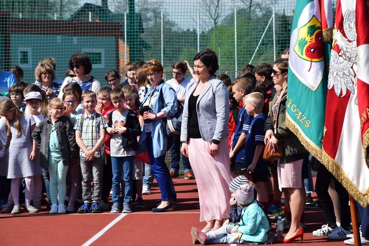 Poświęcenie kompleksu sportowego w Międzyborowie