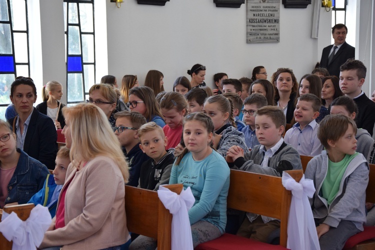 Poświęcenie kompleksu sportowego w Międzyborowie