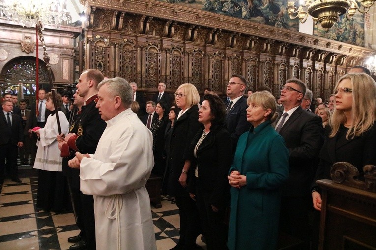 Msza św. z okazji 8. rocznicy pogrzebu Lecha i Marii Kaczyńskich
