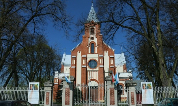 Kościół w Konopnicy ma nową elewację