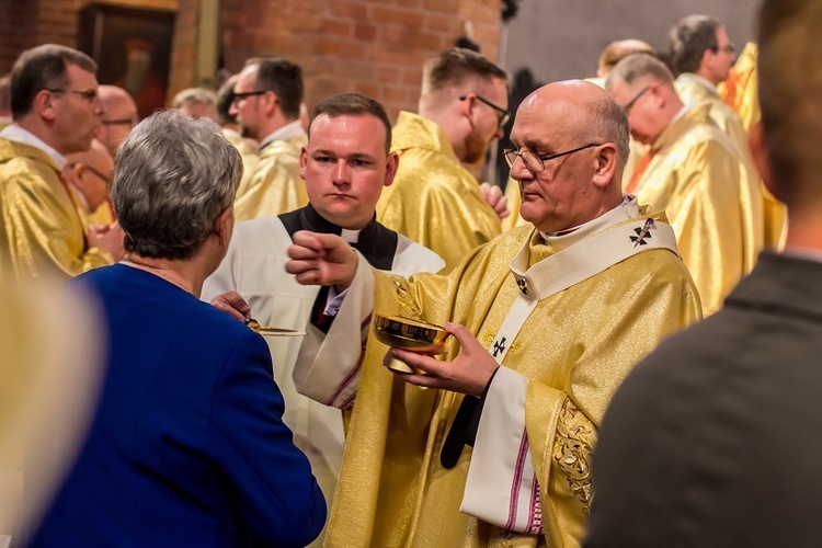 Święcenia bp. Janusza Ostrowskiego w Olsztynie