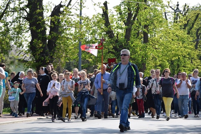 Pielgrzymka ze Roszkowej Woli do Żdar