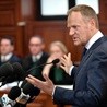 Tusk przed sądem: Nie jest zadaniem premiera i prezydenta wpływanie na decyzje dot. lądowania