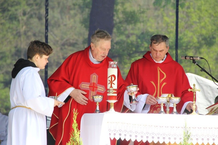 Uroczystości na Górze Śmierci w Pustkowie-Osiedlu