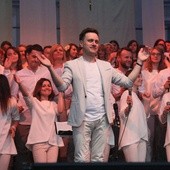 W Koncercie Chwały co roku bierze udział blisko 150 muzyków w tym Chór dla Jezusa