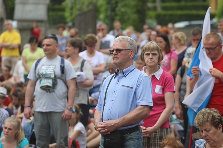 Msza św. na rozpoczęcie 6. pielgrzymki z Hałcnowa do Łagiewnik