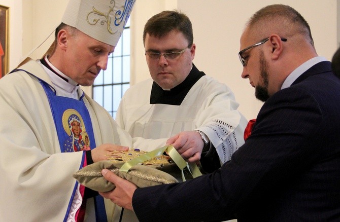 Peregrynacja i koronacja w Marysinie Wawerskim