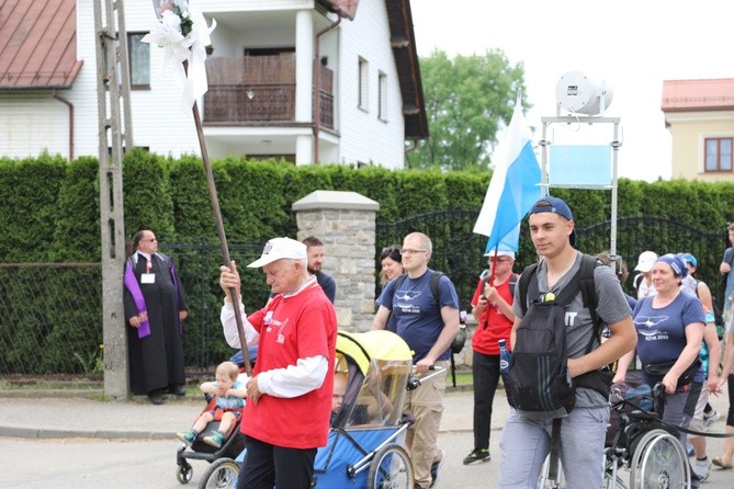 6. pielgrzymka do Bożego Miłosierdzia wyruszyła z Hałcnowa