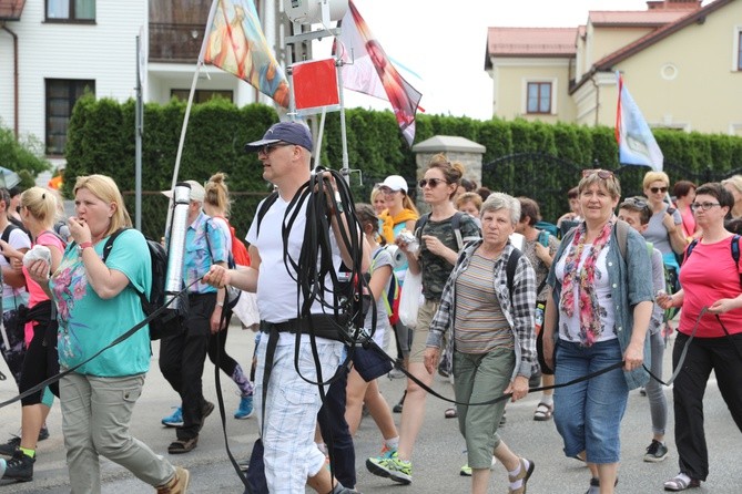 6. pielgrzymka do Bożego Miłosierdzia wyruszyła z Hałcnowa