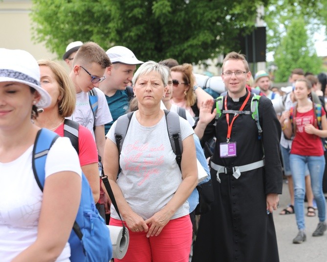 6. pielgrzymka do Bożego Miłosierdzia wyruszyła z Hałcnowa