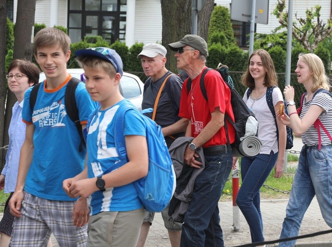 6. pielgrzymka do Bożego Miłosierdzia wyruszyła z Hałcnowa