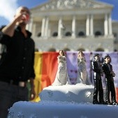 Prawo zawierania „małżeństw” jednopłciowych obowiązuje w Portugalii od 2010 r. Od 2 lat takie pary mogą adoptować dzieci.
