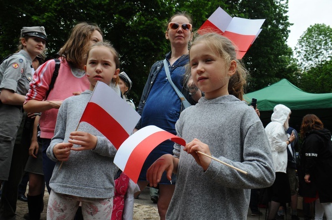 Bicie rekordu długości flagi narodowej Kraków 2018 - cz. 1