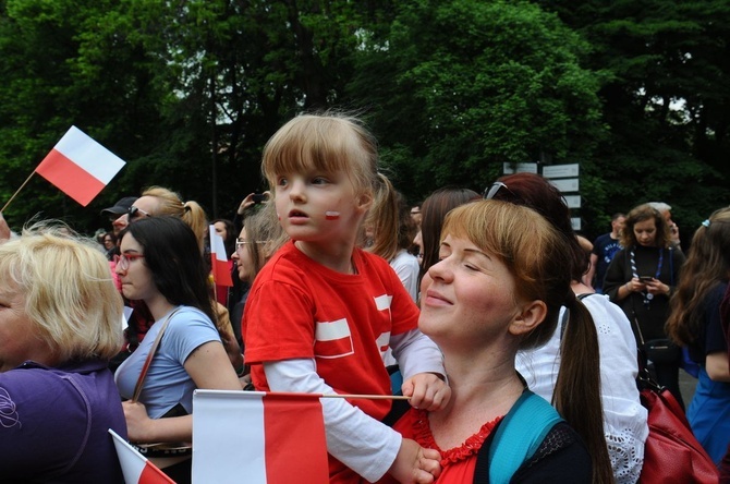 Bicie rekordu długości flagi narodowej Kraków 2018 - cz. 1