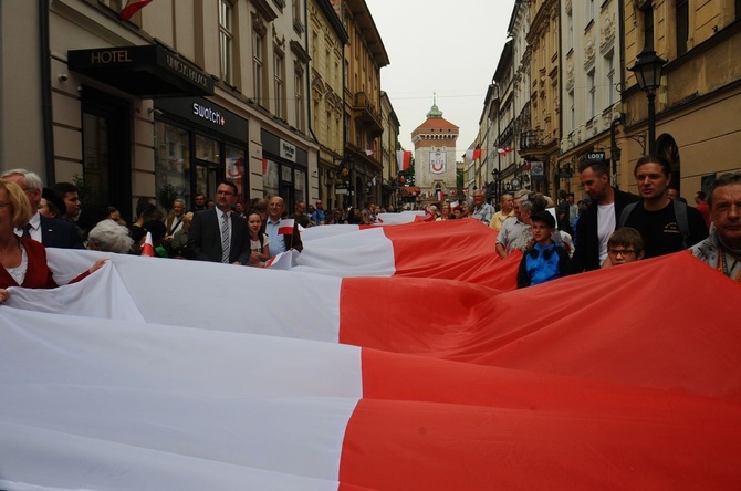 Bicie rekordu długości flagi narodowej Kraków 2018 - cz. 1