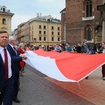 Bicie rekordu długości flagi narodowej Kraków 2018 - cz. 1