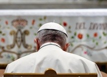 Papież poprosił ofiary pedofilii o przebaczenie