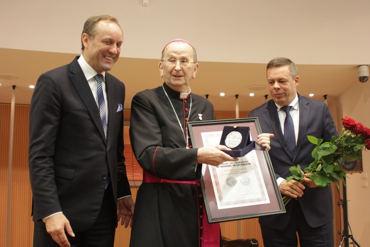 Honorowe Wyróżnienie dla abp. Henryka Muszyńskiego