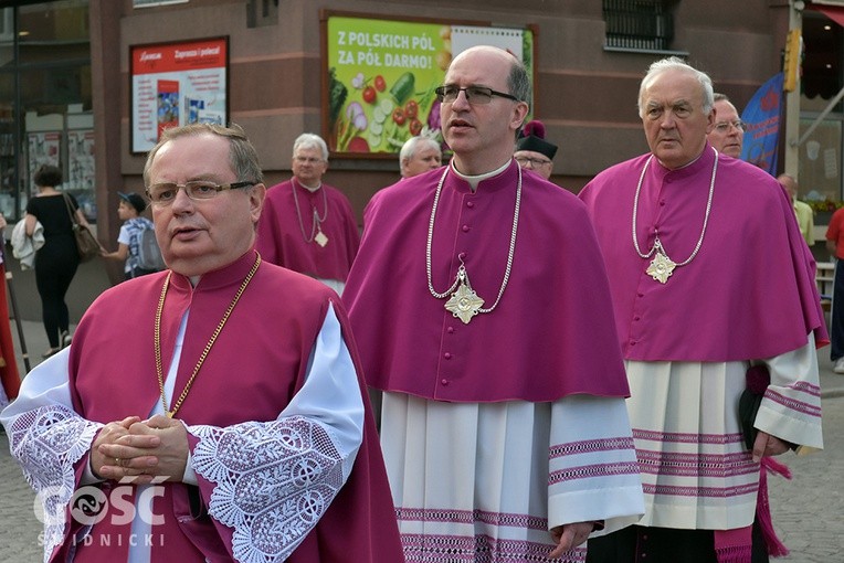 Odpust diecezjalny i 10. rocznica święceń bp. Adama Bałabucha