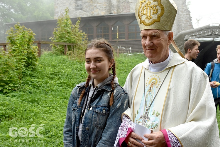 XIV Pielgrzymka Wałbrzyskiej Młodzieży na Chełmiec