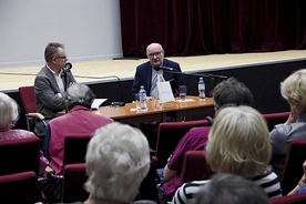 ▲	Spotkanie poprowadził profesor Uniwersytetu Szczecińskiego  dr hab. Jerzy Madejski.