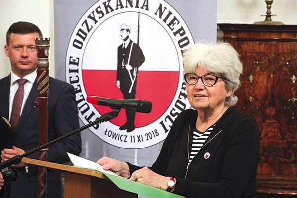 ▲	Tytuł przyznany Stanisławowi Rotstadowi odebrała jego córka Zofia Abadie. 