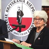 ▲	Tytuł przyznany Stanisławowi Rotstadowi odebrała jego córka Zofia Abadie. 